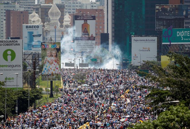 Manifestation à Caracas, au Venezuela, le 26 avril.