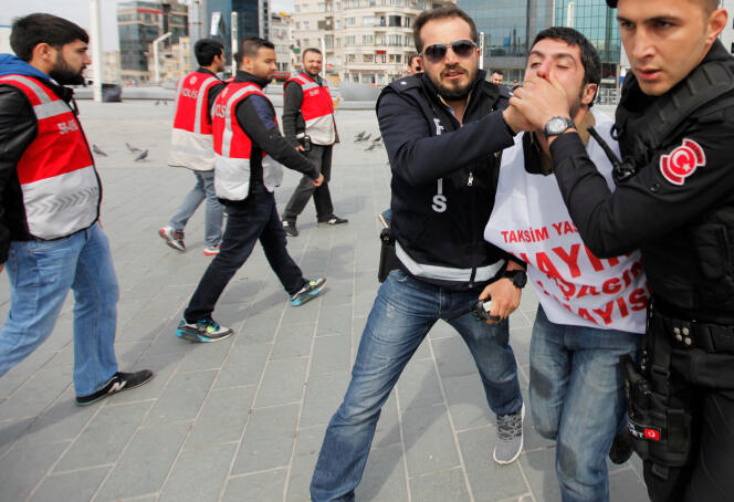 Les rassemblements sur la place Taksim d’Istanbul sont interdits depuis les grandes manifestations contre le président Erdogan de 2013.