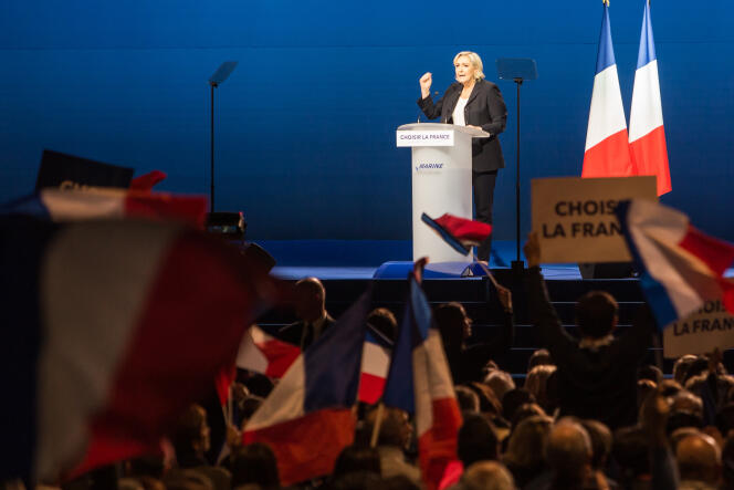 Marine Le Pen au Parc des expositions de Villepinte, le 1er mai.
