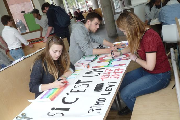 Ce Sit In De Soutien Aux Homosexuels Tchetchenes Montrera Qu On Est Etudiants En Politique Pour Agir