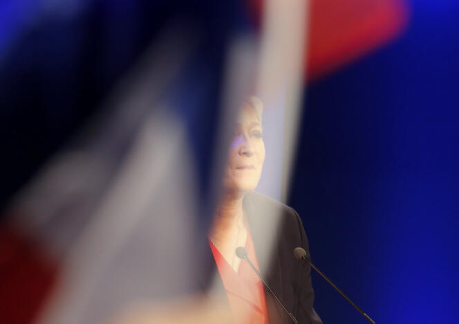 Marine Le Pen reconnaît sa défaite lors d’une allocution au Chalet du Lac, à Paris le 7 mai.