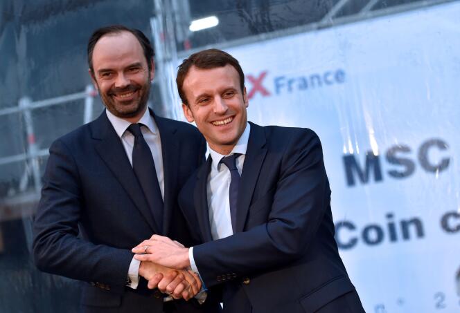 Edouard Philippe et Emmanuel Macron, à Saint-Nazaire (Loire-Atlantique) en février 2016.