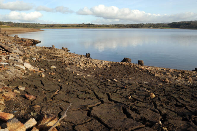La Bretagne a déjà connu un épisode de sécheresse en novembre 2015, comme ici, sur le lac de Drennec (Finistère).