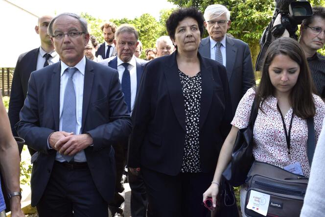 La ministre de l’enseignement supérieur, Frédérique Vidal, accompagnée du directeur de supélec Rennes, Philippe Martin, le 23 mai 2017 à Cesson-Sévigné.