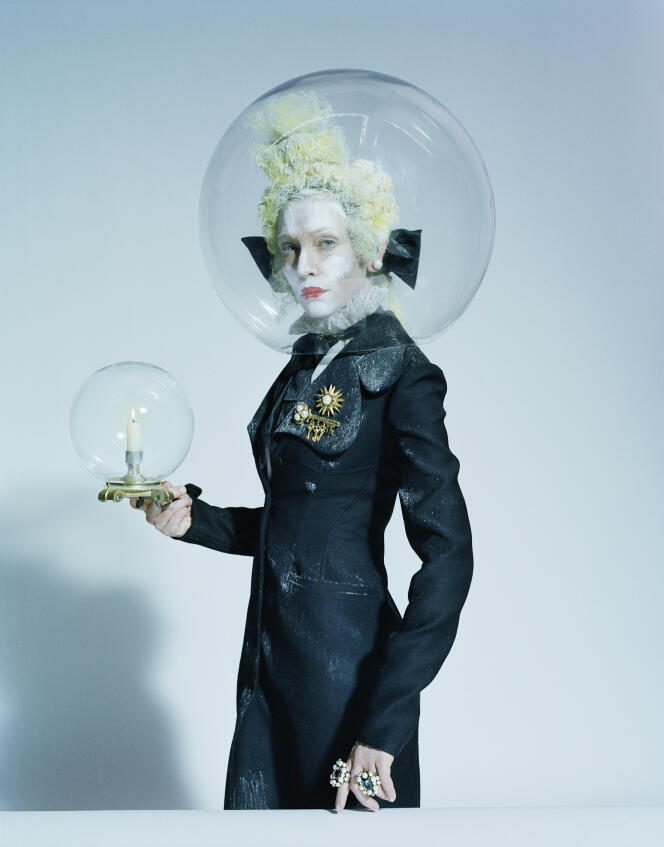 Cate Blanchett en Lunar Mozart. Collection Dior, Paris, France, 2015.