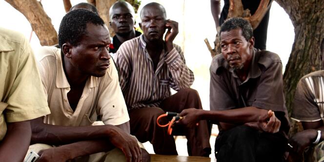Dans le fief de l’association koglweogo du secteur 6 de Koudougou, une vingtaine de membres se sont réunis. Ils pleurent la perte de quatre de leurs hommes.