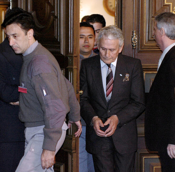 L’ex-policier Miguel Etchecolatz, lors de son procès, en 2006.