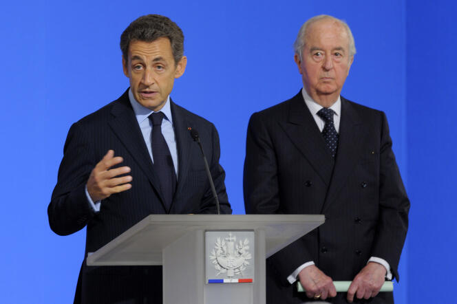 Nicolas Sarkozy (gauche) et Edouard Balladur (droite) le 22 juin 2011.