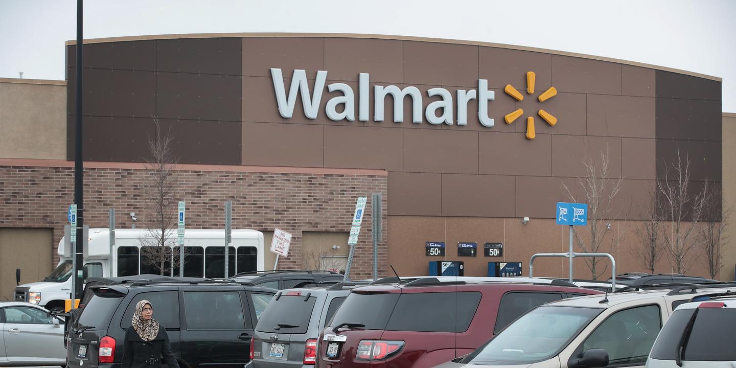 Les salariés de Walmart poussés à livrer les clients en rentrant du travail