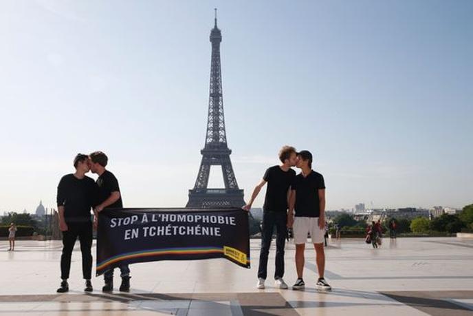 L Accueil Des Homosexuels Tchetchenes En France S Organise