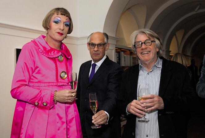 Grayson Perry (à gauche), lors de l’inauguration de la galerie Thaddaeus Ropac, à Londres, en avril.
