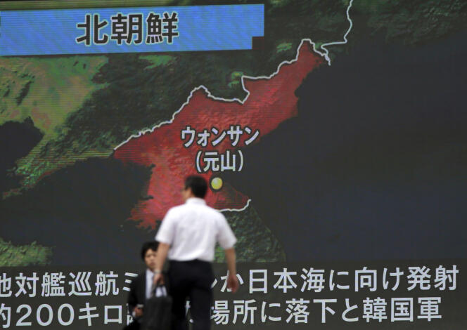 Un écran montrant la zone de tir d’un missile nord-coréen, le 8 juin.
