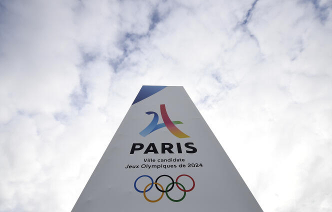 Le logo de Paris 2024 au Bourget.