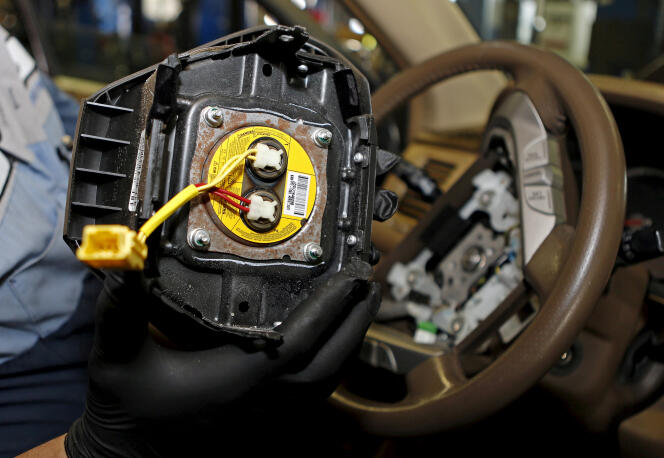 Un airbag défectueux de l’équipementier automobile Takata, en juin 2015.