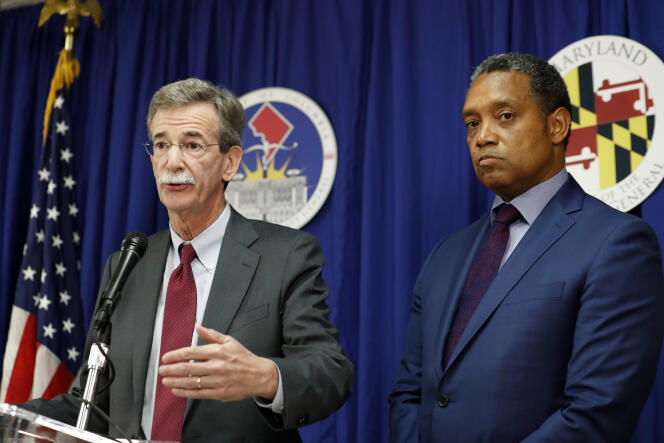 Le procureur général du Maryland, Brian Frosh, et celui de Washington, Karl Racine, lors d’une conférence de presse le 12 juin 2017.