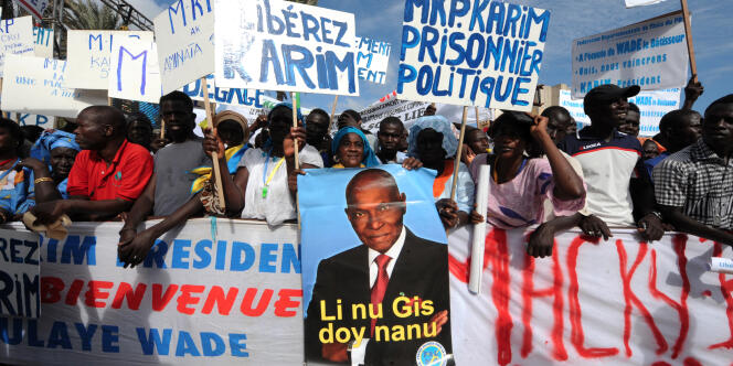 A Dakar, en 2014, manifestation pour la libération de Karim Wade, fils de l’ex-président  sénégalais  Abdoulaye Wade et son retour en politique.