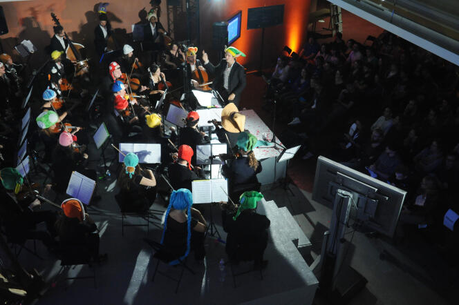 Concert de Pixelophonia dans le hall du siège du « Monde » dans le cadre du « off » du Monde Festival à Paris, en septembre 2016.