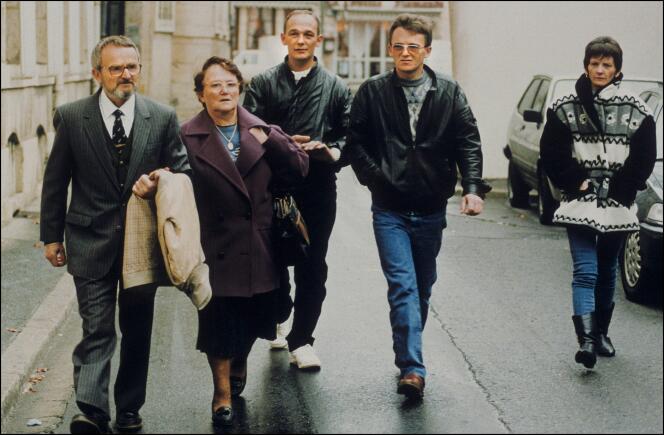 Albert, Monique, Jacky, Michel et Ginette Villemin, lors du procès de Jean-Marie Villemin accusé du meurtre de Bernard Laroche, à Dijon, en 1993.