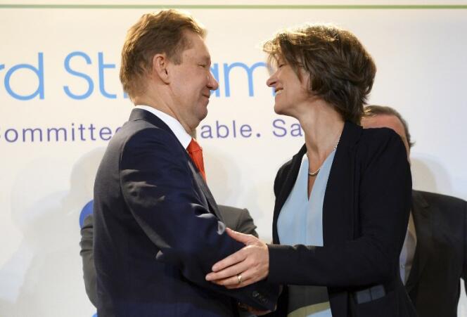 Le PDG de Gazprom, Alexei Miller, et la directrice générale d’Engie, Isabelle Kocher, le 24 avril, à Paris.