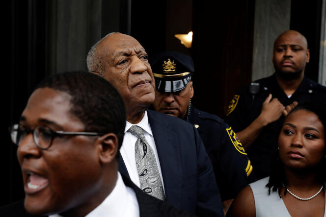 L’acteur américain Bill Cosby quitte le tribunal après l’annulation de son procès, à Norristown (Pennsylvanie) le 17 juin.