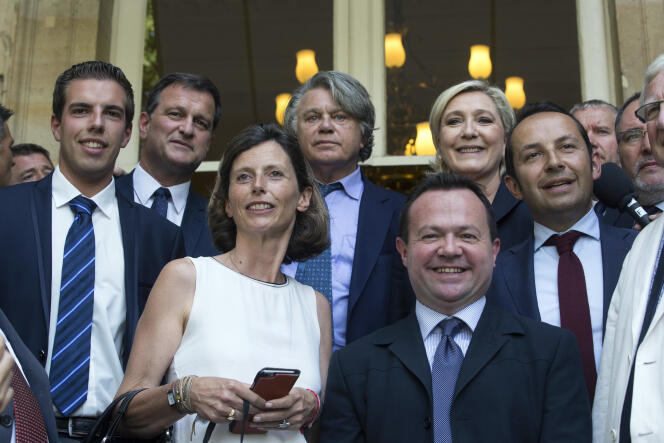 Six des huit députés Front national ont au moins un membre de leur famille engagé dans la vie politique.