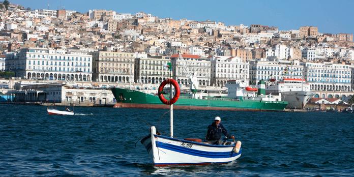 Avion Ou Bateau La Diaspora Algerienne Denonce Un Racket
