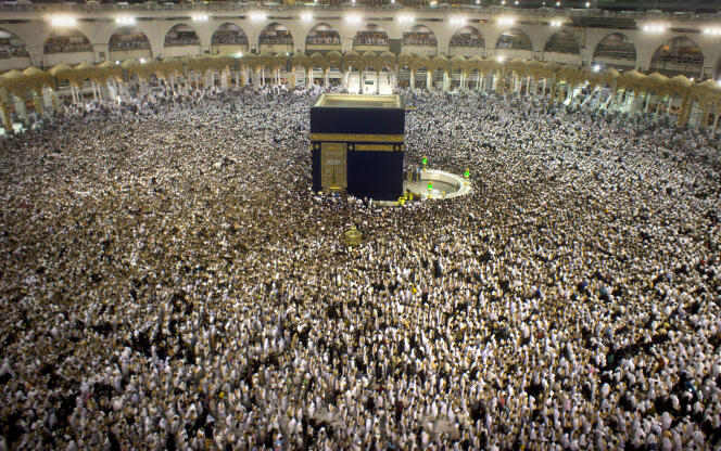 La Kaaba, au cœur de la mosquée de La Mecque lors du pèlerinage du Hadj, en Arabie saoudite, le 22 juin 2017.