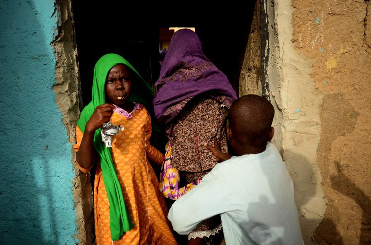 Dans les rues de Maiduguri, le mariage de Khadija se prépare.