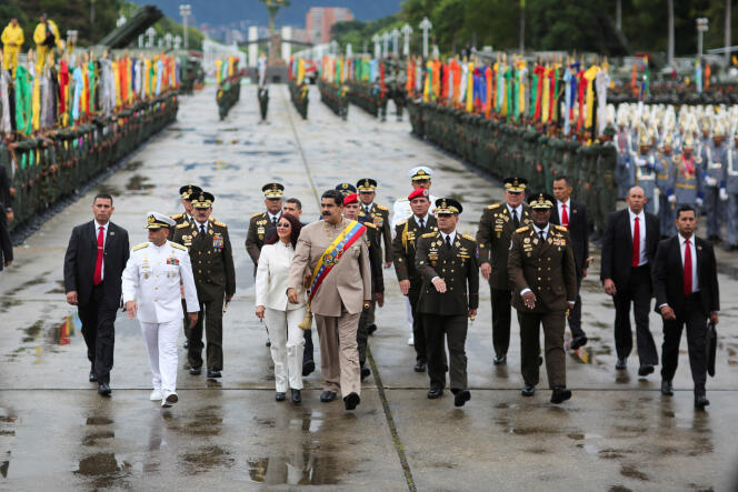 Nicolas Maduro était à Carabobo, samedi 24 juin, où l’armée lui a réitéré son soutien.