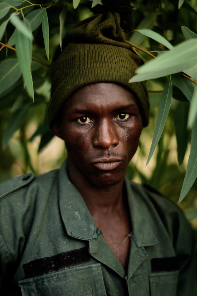Usan Mohamed, 20 ans,  fait parti des 15 000 chasseurs du Nigeria.