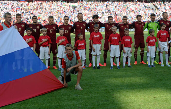 L’équipe de Russie lors du match amical face au Maroc, le 6 juin 2014, trois jours après les prélèvements valant aux joueurs d’être cités dans le rapport McLaren.