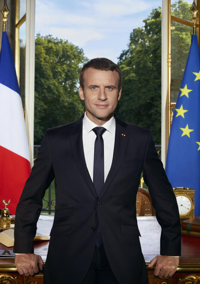 Portrait officielle du président de la République, Emmanuel Macron, réalisée par Soazig de la Moissonnière, sa photographe officielle.