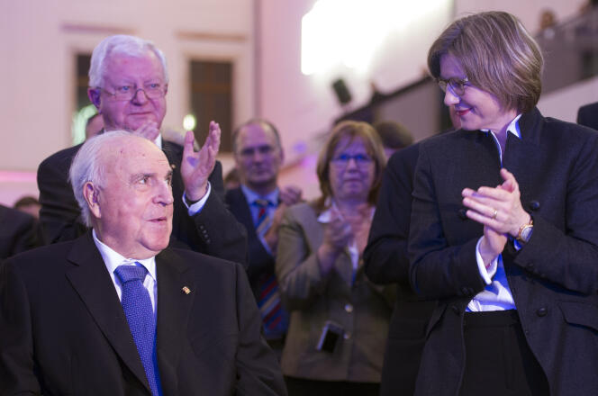 L’ancien chancelier allemand Helmut Kohl et son épouse, Maike Kohl-Richter, à Dresde, en 2014.