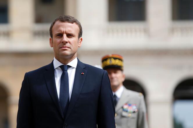 Le président français Emmanuel Macron aux Invalides, à Paris, le 30 juin.