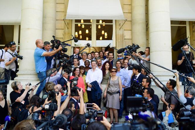 Les députés du groupe La France insoumise (LFI) à leur arrivée au Palais-Bourbon, le 20 juin.
