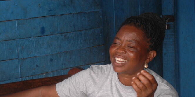 Janet Adu, « leader des communautés » des bidonvilles au Ghana, à Ashaiman, un quartier proche d’Accra, en juin 2017.