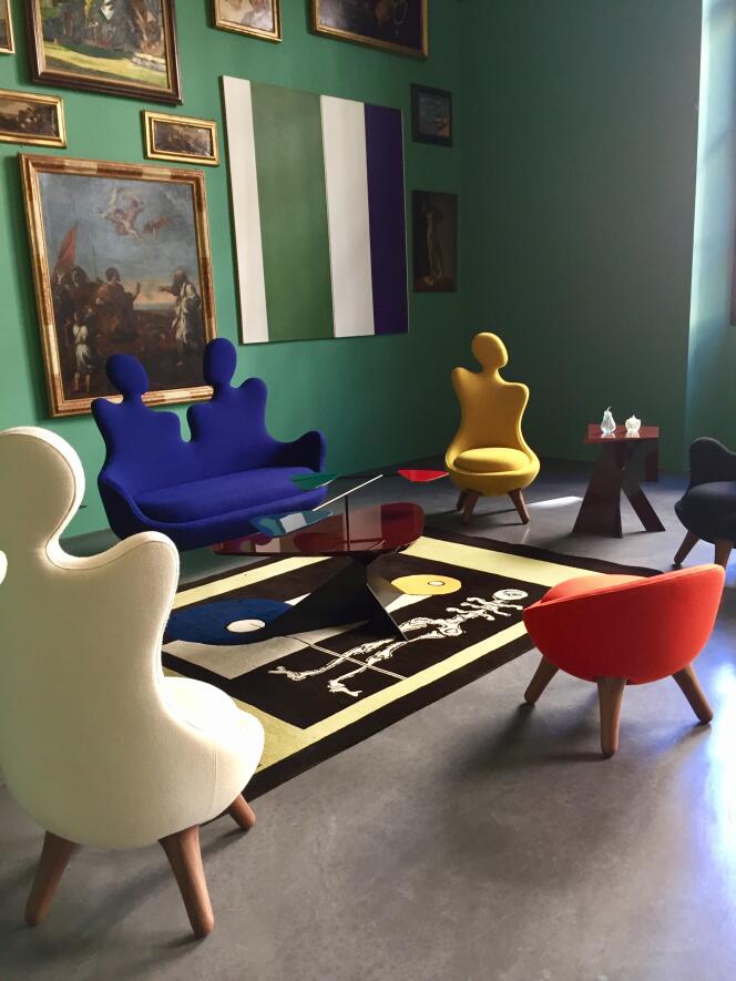 Vincent Darré, le décorateur parisien, a posé ses meubles loufouques dans le Musée d’art de Toulon.