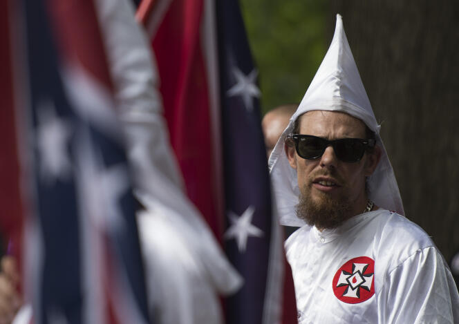 Manifestation avortée du Ku Klux Klan en Virginie, le 8 juillet.