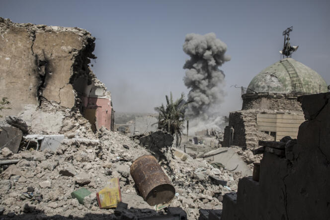 Une frappe aérienne de la coalition sur les derniers quartiers de la vieille ville encore aux mains des combattants de Daesh. Mossoul, le 9 juillet