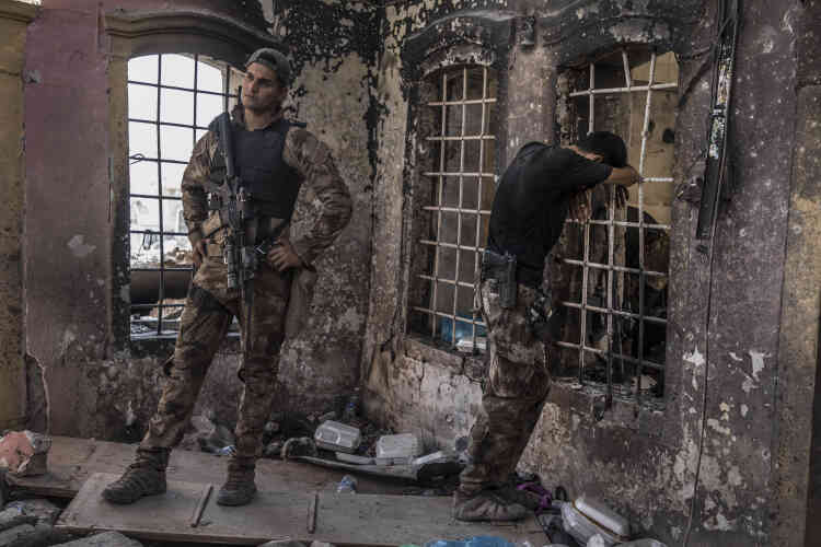 Après neuf mois de combats, les soldats des forces spéciales irakiennes arrivent au terme d’une reconquête intense.