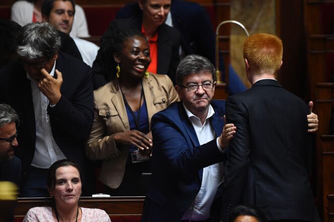 Jean-Luc Mélenchon y Adrien Quatennens (de atrás), en la Asamblea Nacional, 10 de julio de 2017.