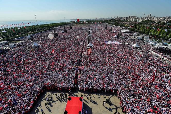 Rassemblement marquant la fin de la « marche pour la justice », à Istanbul (Turquie) le 9 juillet.