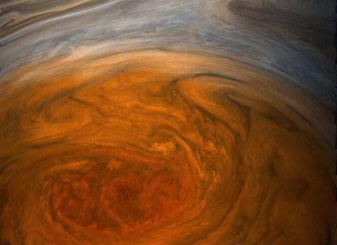 La tache rouge de Jupiter photographiée par la sonde Juno, le 12 juillet.