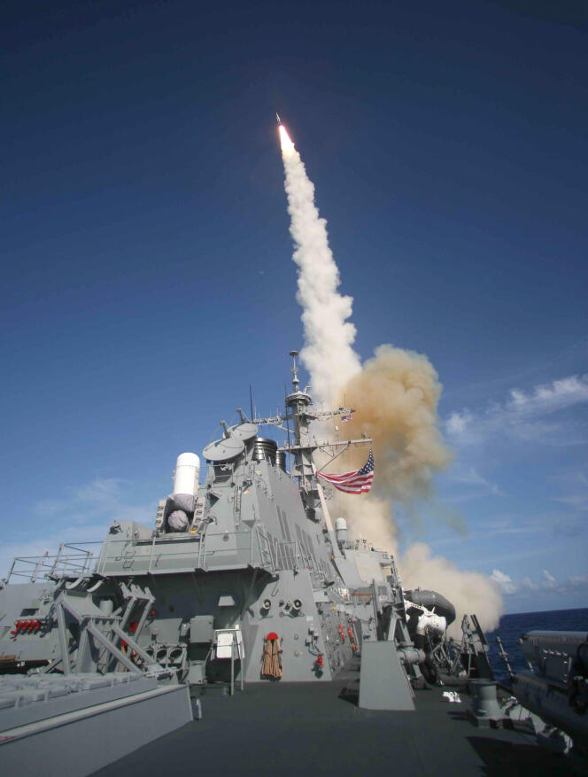 Un Standard Missile (SM-3) tiré depuis le destroyer américain « Arleigh Burke » dans l’océan Pacifique, en juin 2007.