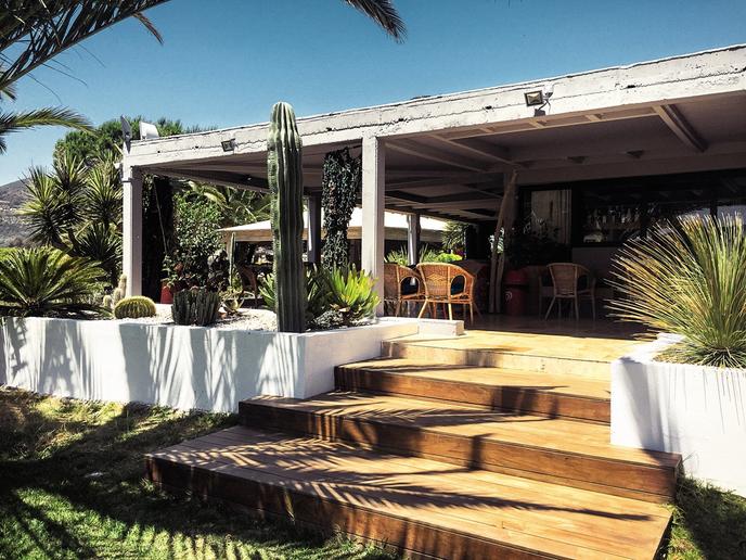 Restaurant A Cala Di Cupabia En Corse Légèreté Et Raffinement