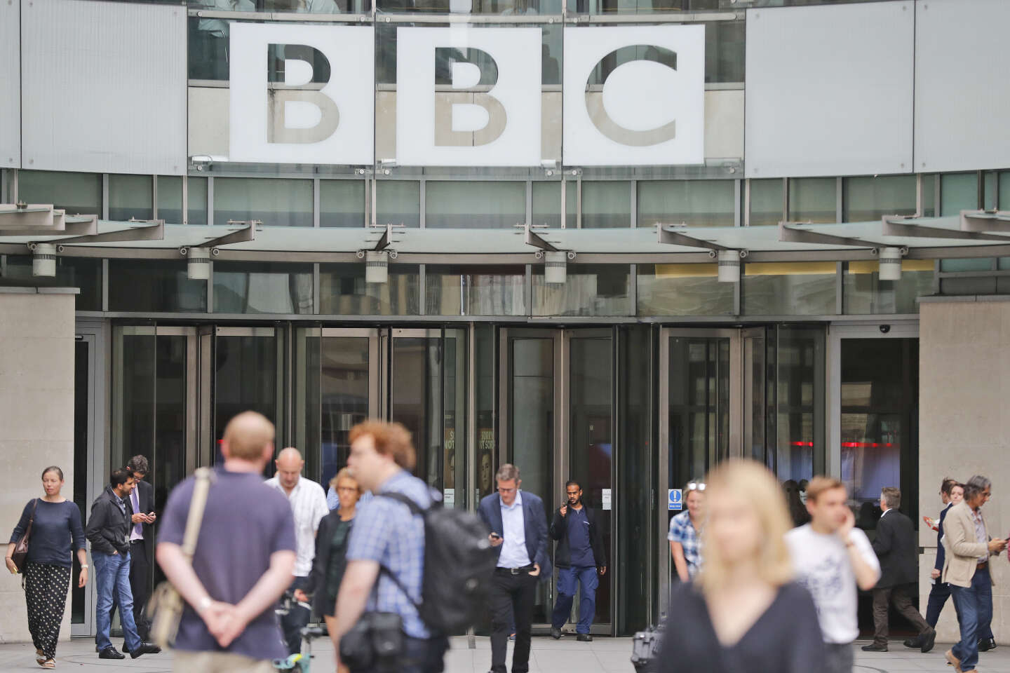 La BBC vers d’importantes indemnités à l’ex-nurse de William et d’Harry, visée par de fausses accusations