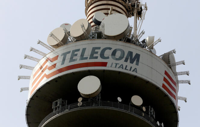Vivendi détient 23,9 % de Telecom Italia.