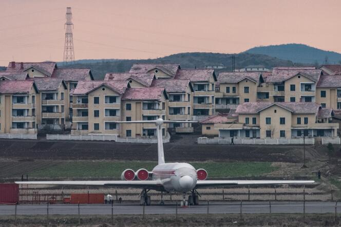 Un avion de la compagnie Air Koryo sur l’aéroport de Pyongyang, en avril 2017.