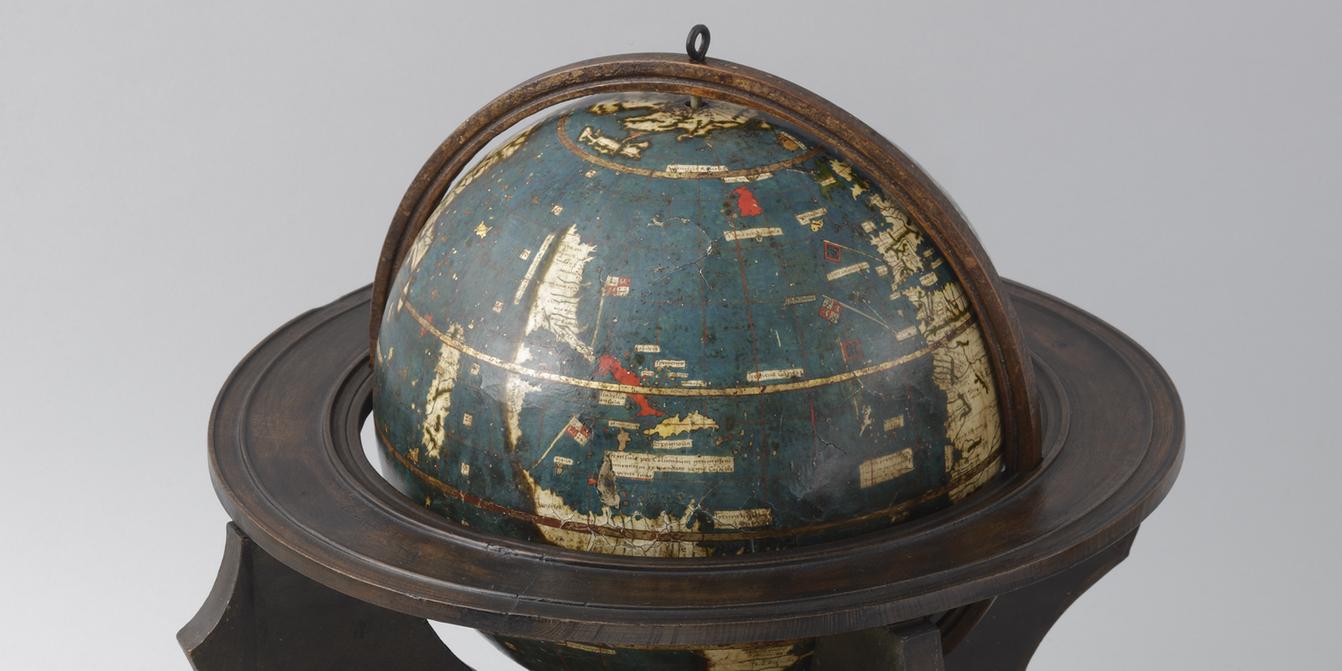 Globe terrestre sur socle - Décoration