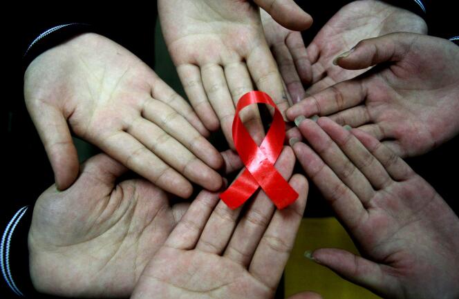 En France, entre 10 000 et 11 000 séropositifs ont plus de 60 ans, selon une enquête de la direction générale de la santé (DGS) datant de 2013.